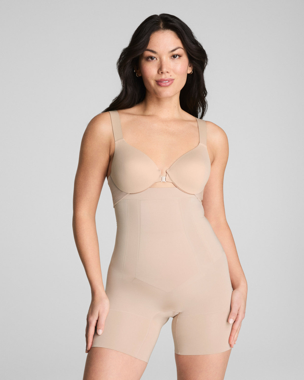 Guaina modellante beige a vita alta e metà coscia