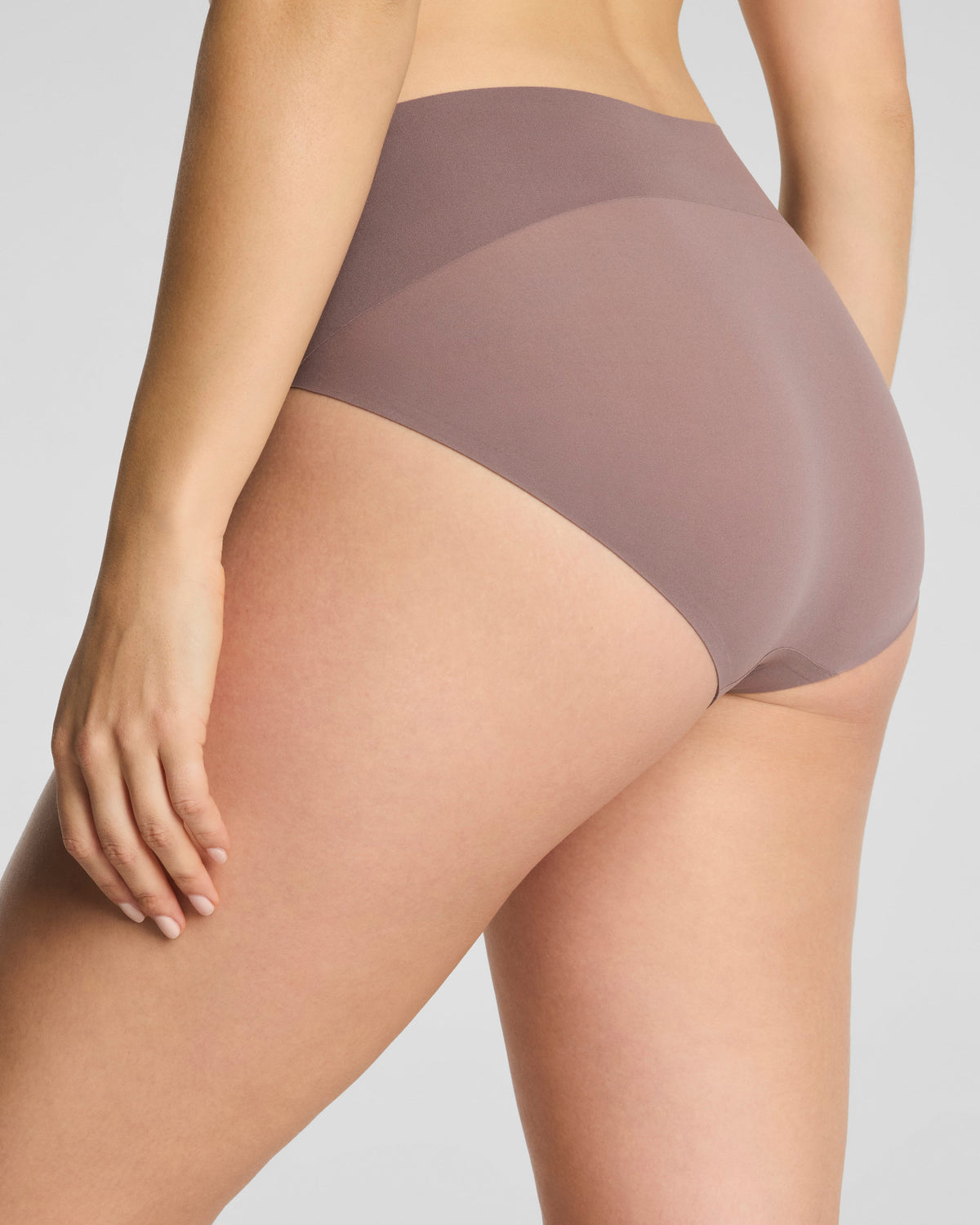 Slip modellante marrone a vita alta con sgambatura alta