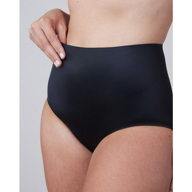 Slip modellante satinato Sinuosa  color nero a vita alta